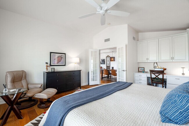 Building Photo - 48910 Noline Pl