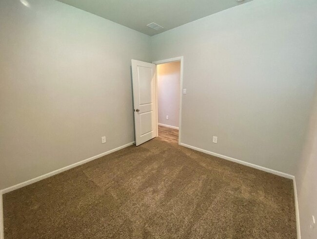 Building Photo - 5400 Gold Pond Dr