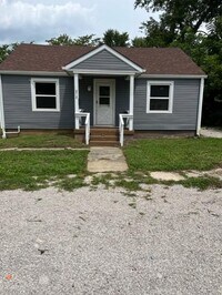 Building Photo - 213 E Warfield St