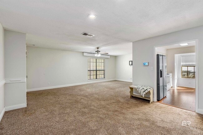 Building Photo - 16 Lancers Ln