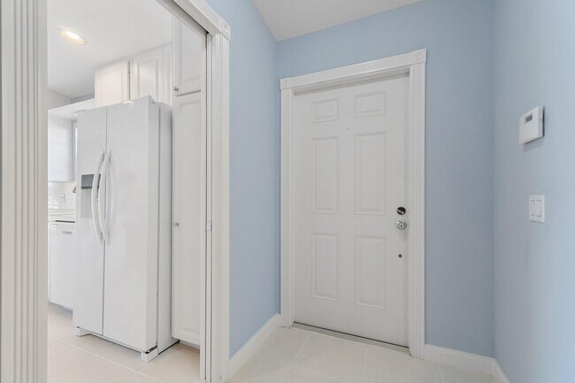 Building Photo - 9083 SE Hawks Nest Ct