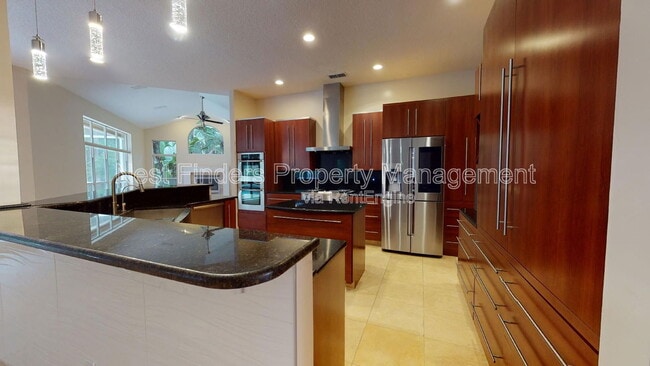 Building Photo - 7911 Vineyard Lake Rd N