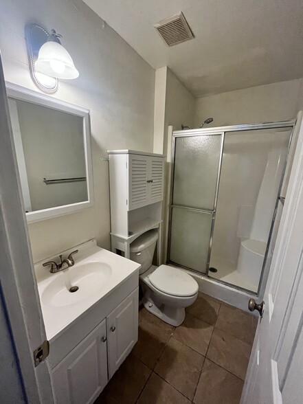 Master Bathroom - 5379 Grand Lake Cres