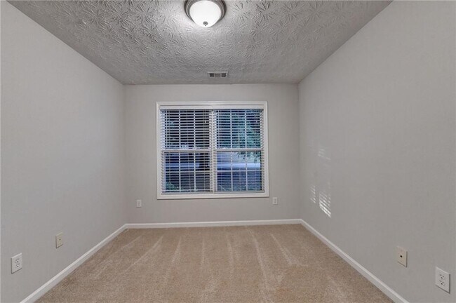 Building Photo - 310 Andrew Ridge Dr
