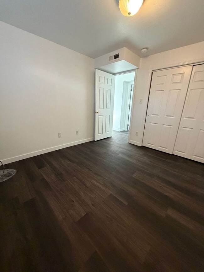 Building Photo - Viking Properties LLC - Duplex II