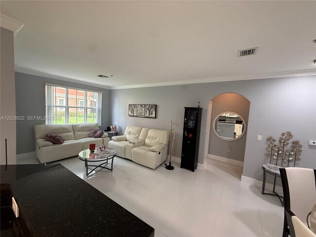 Building Photo - 4704 SW 160th Ave