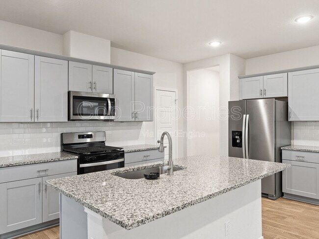 Building Photo - 374 Wayne Way