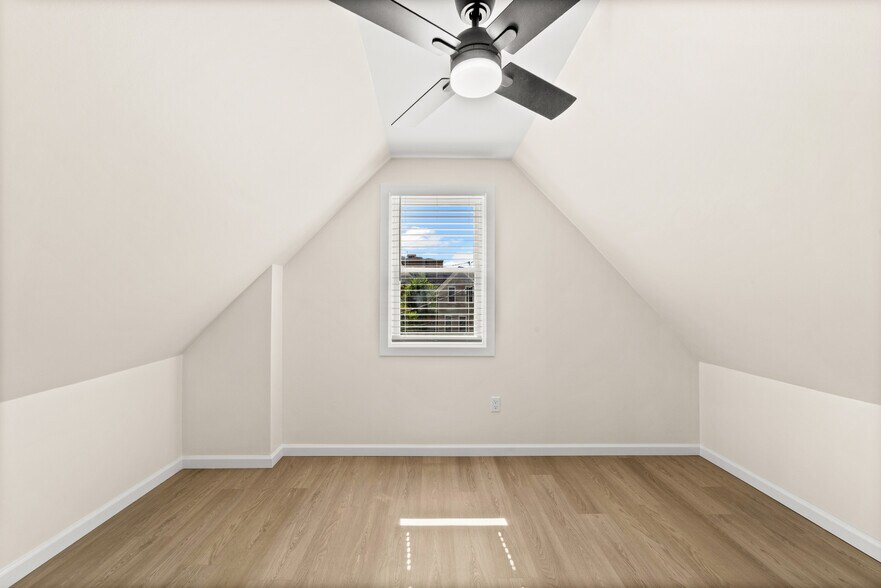 Bedroom upstairs - 1913 Fulton Rd