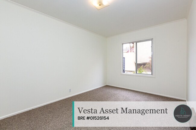 Building Photo - 512-514-514 Taraval St