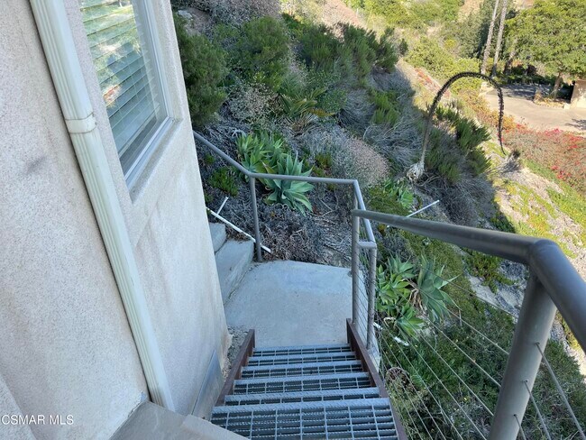 Building Photo - 660 Ocean View Dr