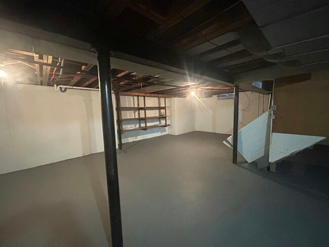 Building Photo - 9961 Vaughan St