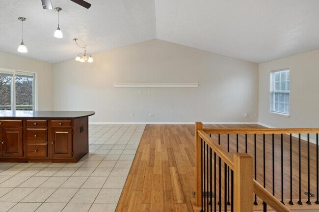 Building Photo - 359 Montgomery Cir