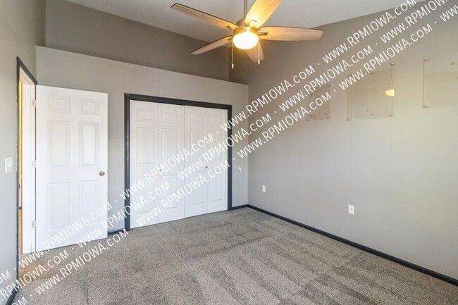 Building Photo - AFFORDABLE TOWNHOME!! 2 Bed, 1.5 Bath Town...