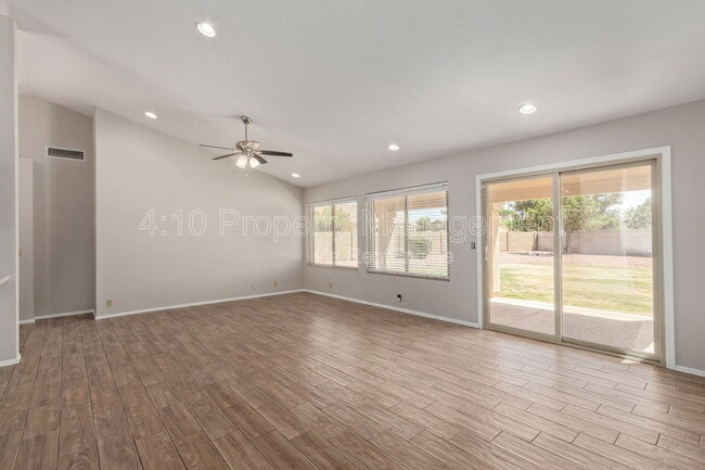 Building Photo - 2381 W Redwood Dr