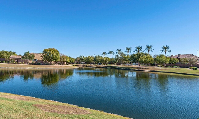 Building Photo - 622 W San Carlos Way