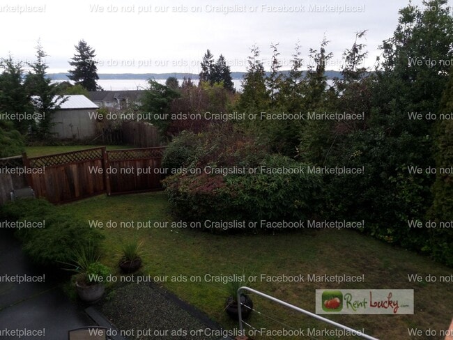 Building Photo - INCREDIBLE VIEWS!! Large 2-Bedroom + Den Duplex with 3-Car Garage in Fantastic Federal Way Neighb...