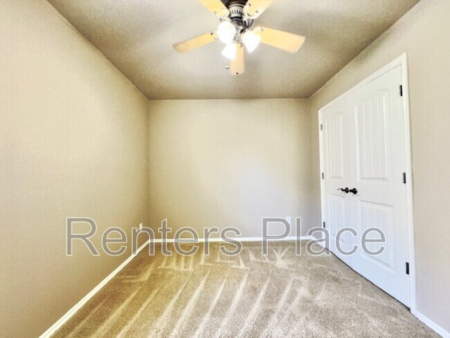 Building Photo - 12515 S Cedar Pl