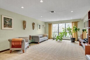 Building Photo - 396 Langley Rd