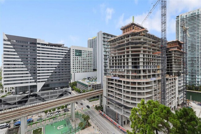 Building Photo - 88 SW 7th St