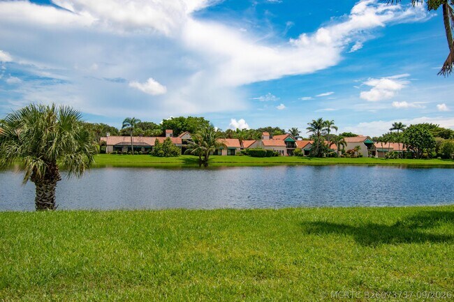Building Photo - 21460 Laguna Dr