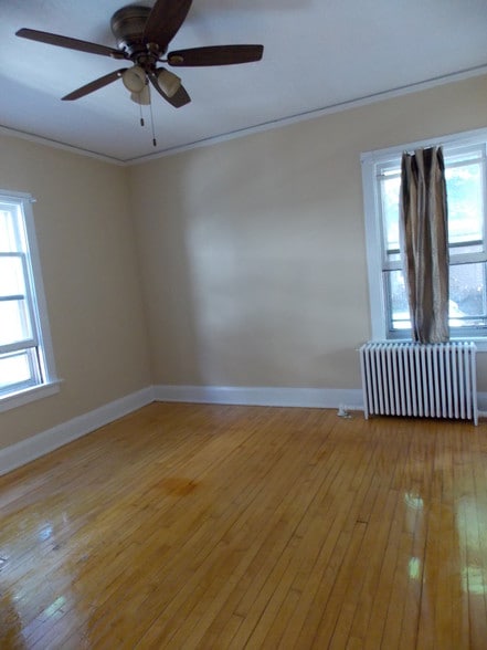 bedroom - 3408 N Downer Ave