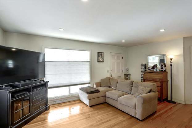 Building Photo - 225 Mortimer Ln