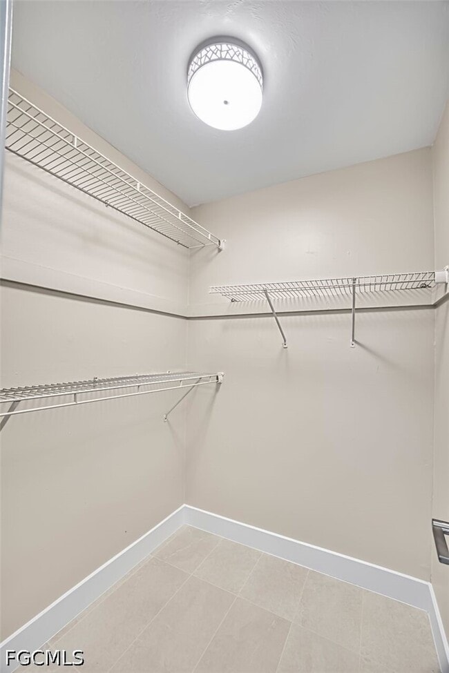 Building Photo - 5824 Algiers St