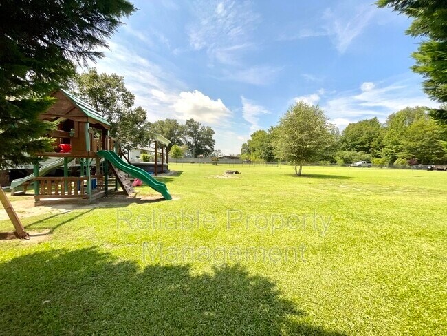 Building Photo - 879 O B J Rd