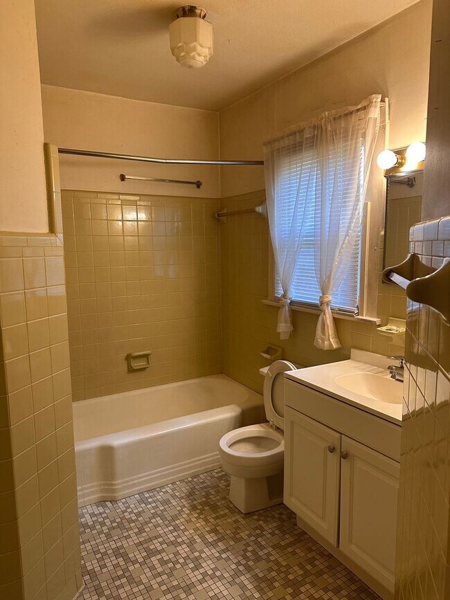 Building Photo - RENTAL HOME 2BD/1BTH