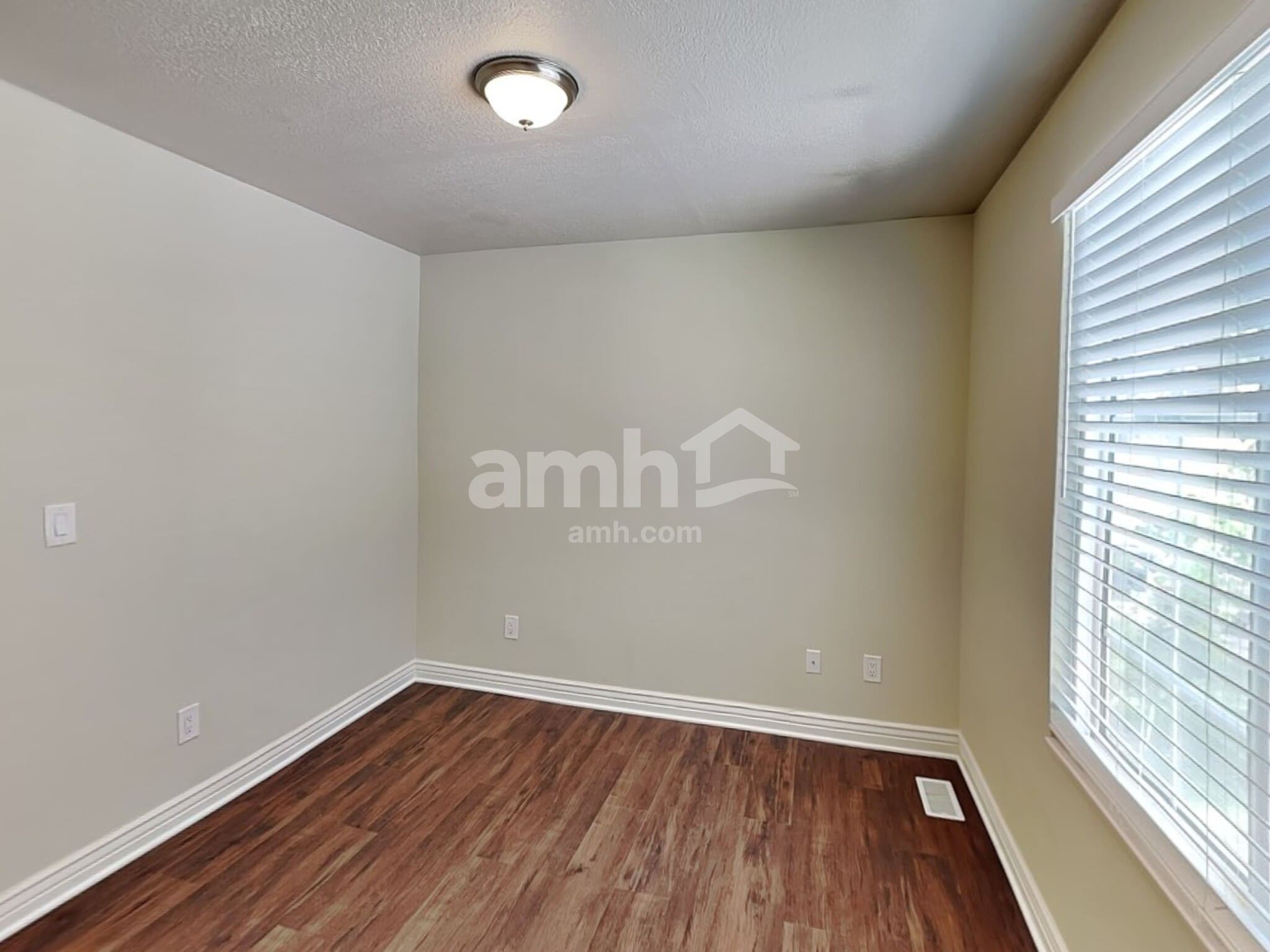 Building Photo - 7585 S 2050 E