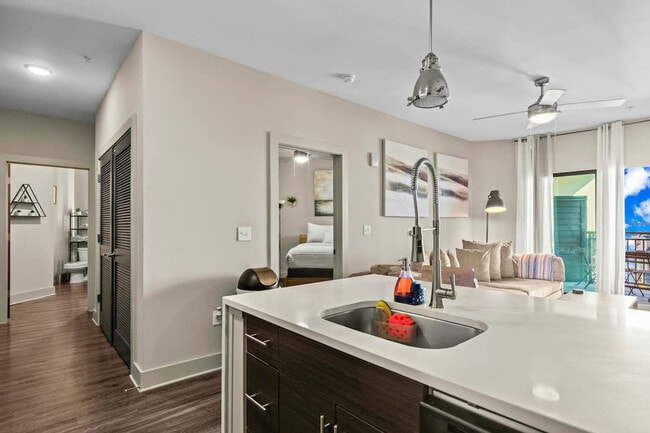 Building Photo - 455 14th St NW