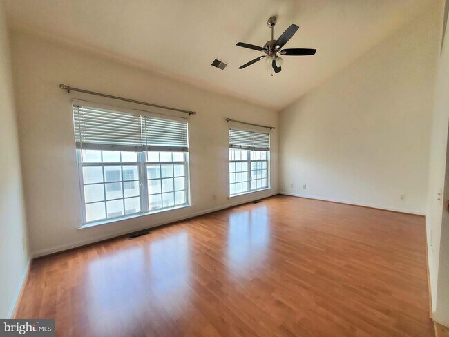 Building Photo - 6030 Lincolnia Rd