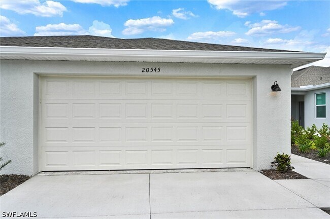Building Photo - 20545 Hazelnut Ct