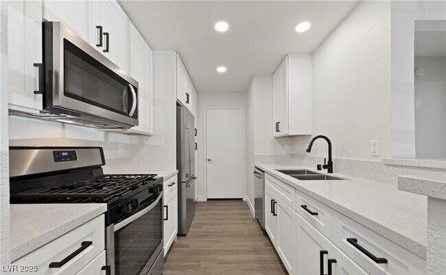 Building Photo - 2200 S Fort Apache Rd