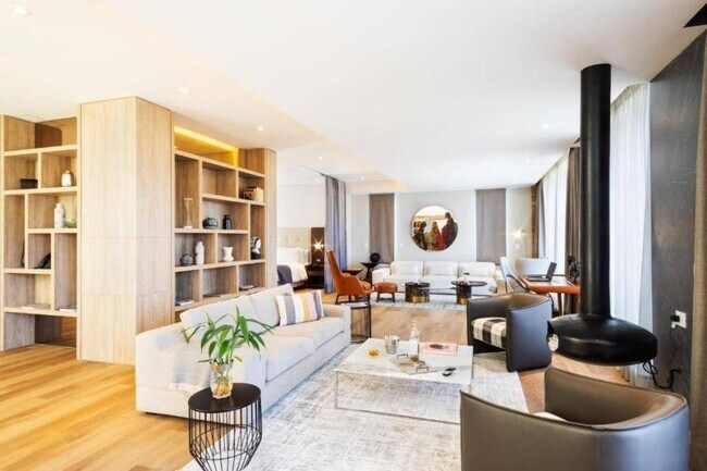 Building Photo - 2.0 bedroom in Los Angeles California 90011