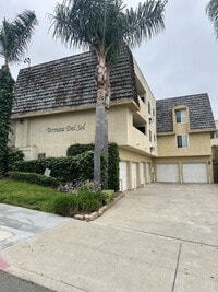 Building Photo - 2 bedroom/2bathroom condo