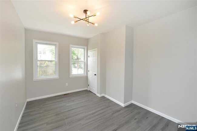 Building Photo - 23 Bayview Ave