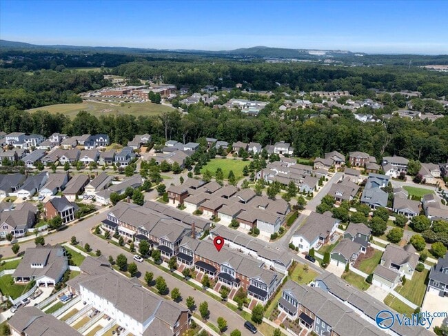 Building Photo - 38 Pine St