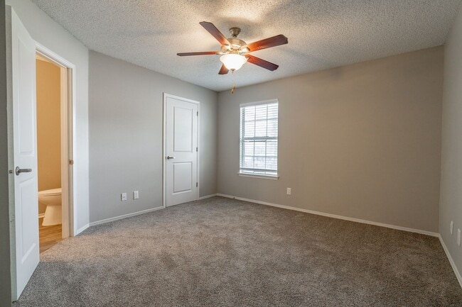 Building Photo - 4616 W Patrick St