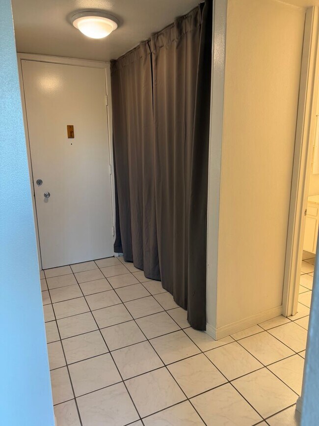 Building Photo - 3050 Rue D’Orleans