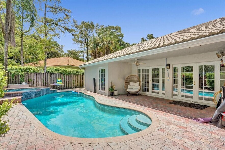 Building Photo - 6512 NW 54th Ct