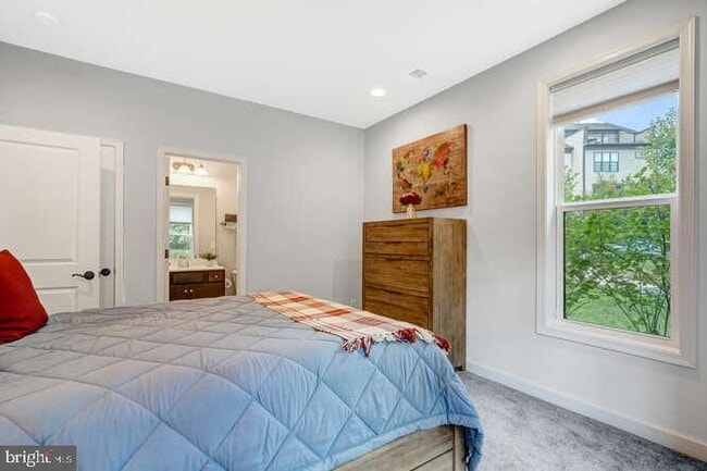 Building Photo - 12258 Sessile Commons