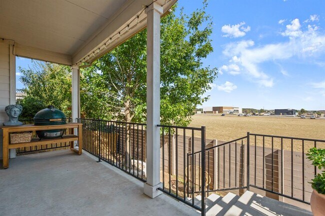 Building Photo - 7118 Silver Star Ln