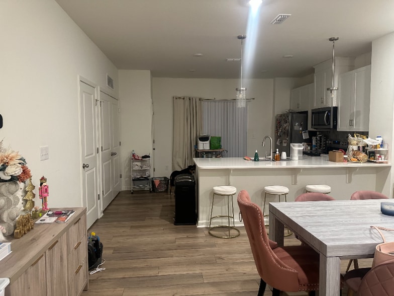 Building Photo - 3087 Spline Cir