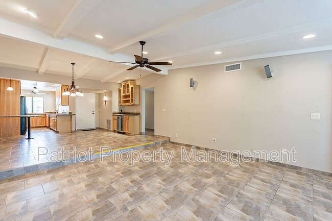 Building Photo - 5658 N 78th Way