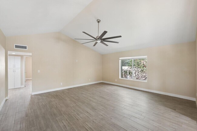 Building Photo - 13222 N 1st Ave