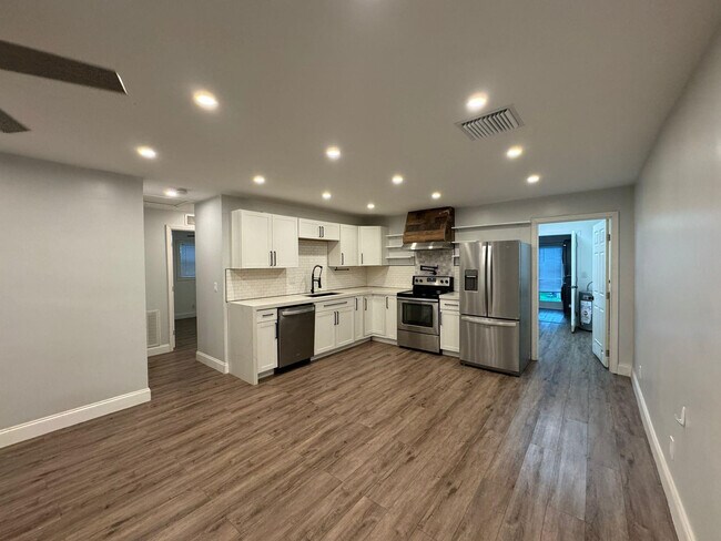 Building Photo - 9422 SW 51st St