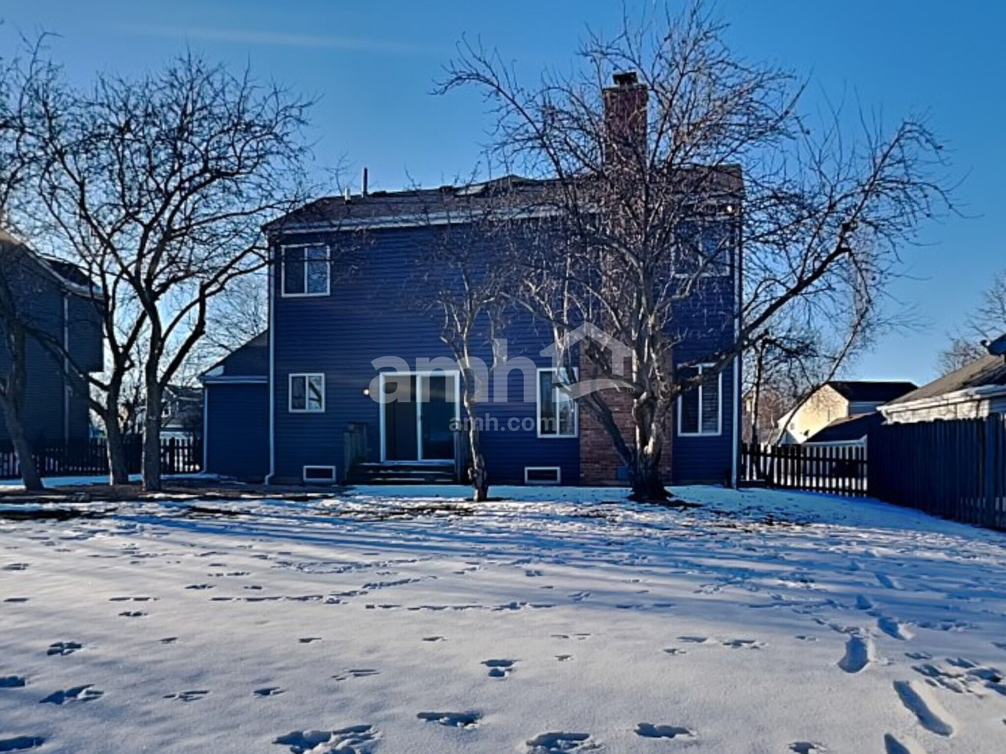 Building Photo - 626 David St