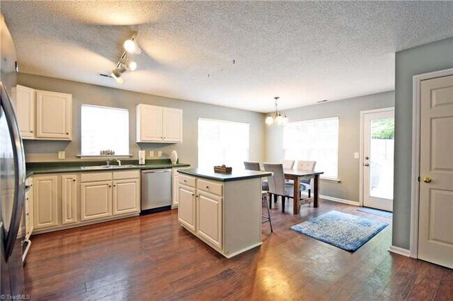 Building Photo - 4833 Lighthouse Ct