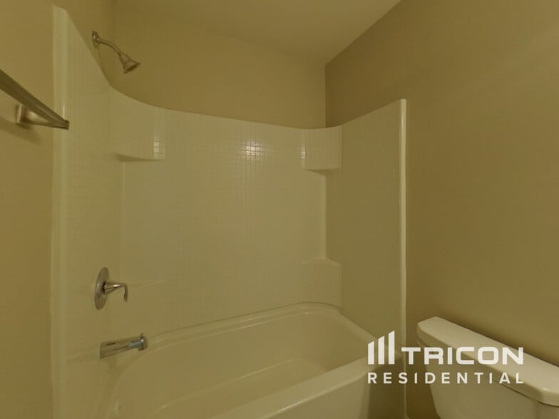 Building Photo - 3612 Moon Crest Dr